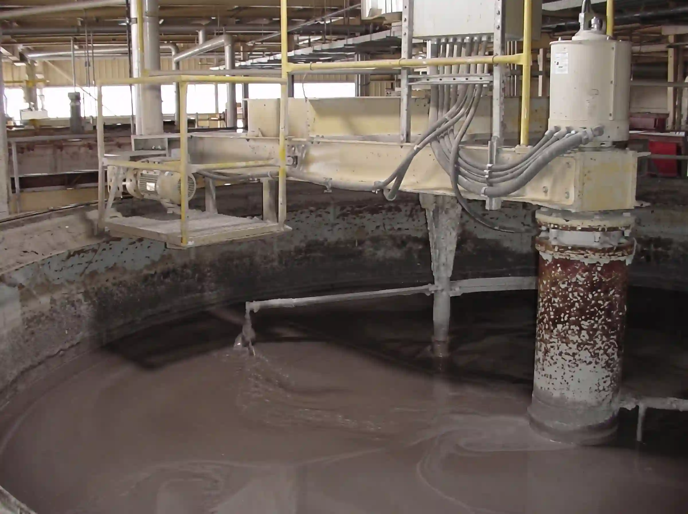 Return slurry tank agitator in AAC plant